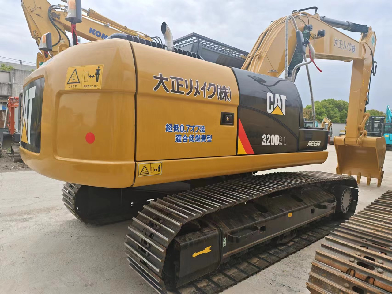 CATERPILLAR 320DL - Excavadora de cadenas: foto 1 CATERPILLAR 320DL - Excavadora de cadenas: foto 1