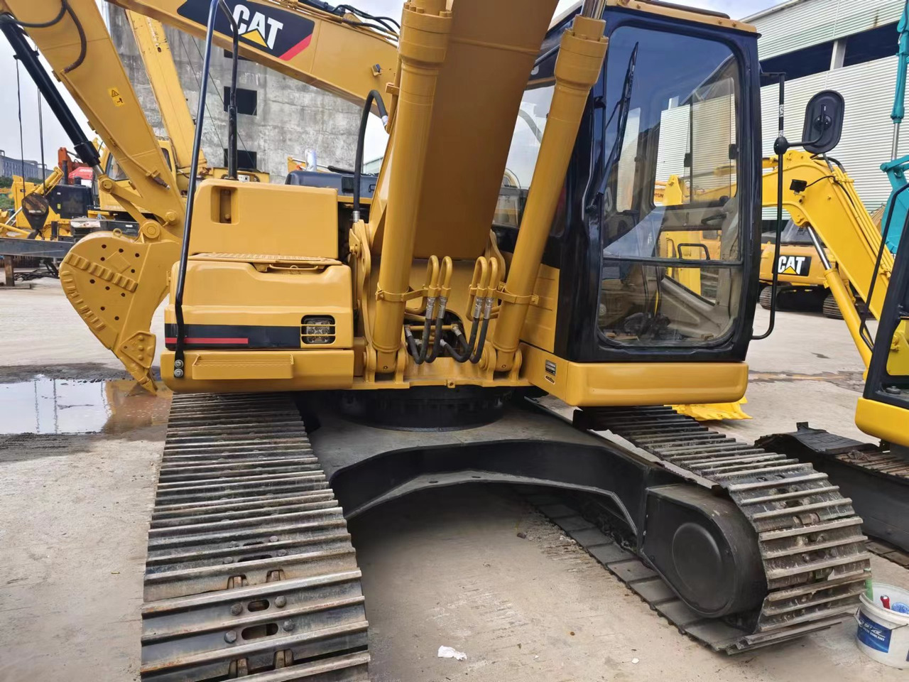 CATERPILLAR CAT 320BL - Excavadora de cadenas: foto 2 CATERPILLAR CAT 320BL - Excavadora de cadenas: foto 2