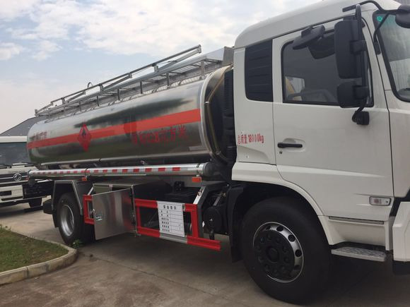 DONGFENG Tank truck - Camión cisterna: foto 2 DONGFENG Tank truck - Camión cisterna: foto 2