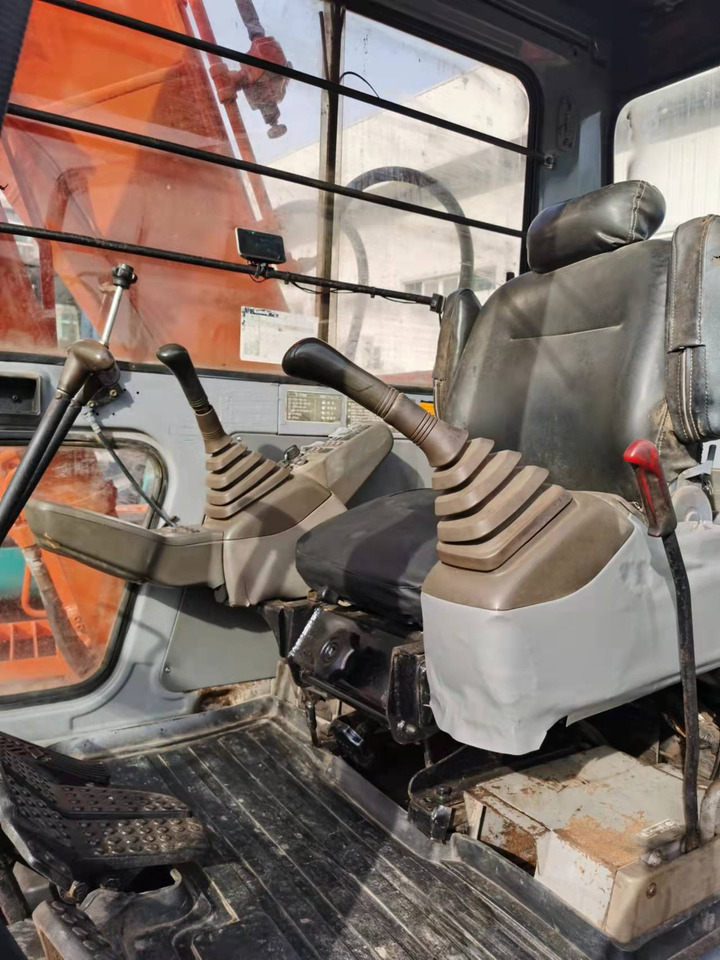 HITACHI EX120-2 - Excavadora de cadenas: foto 5 HITACHI EX120-2 - Excavadora de cadenas: foto 5