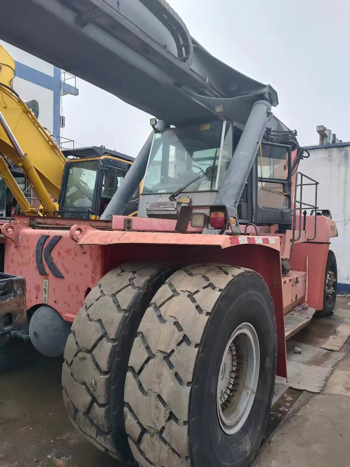 KARMAL DRF450 - Reach stacker: foto 3 KARMAL DRF450 - Reach stacker: foto 3