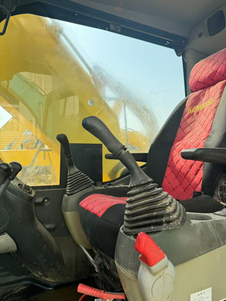 KOMATSU PC200-8 - Excavadora de cadenas: foto 4 KOMATSU PC200-8 - Excavadora de cadenas: foto 4