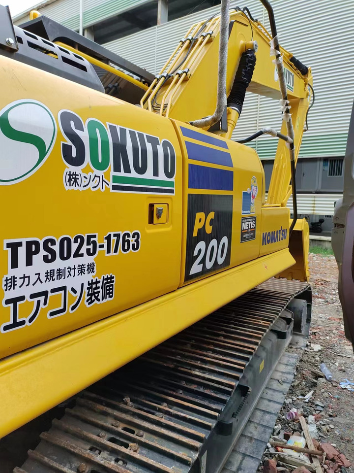 KOMATSU PC200-8 - Excavadora de cadenas: foto 2 KOMATSU PC200-8 - Excavadora de cadenas: foto 2