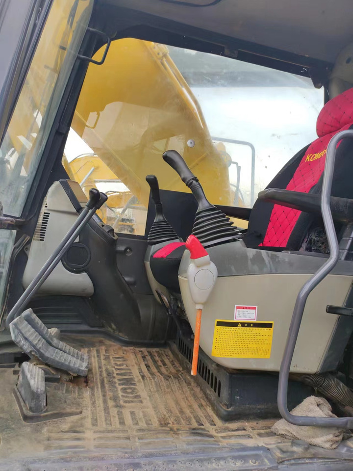 KOMATSU PC200-8 - Excavadora de cadenas: foto 4 KOMATSU PC200-8 - Excavadora de cadenas: foto 4