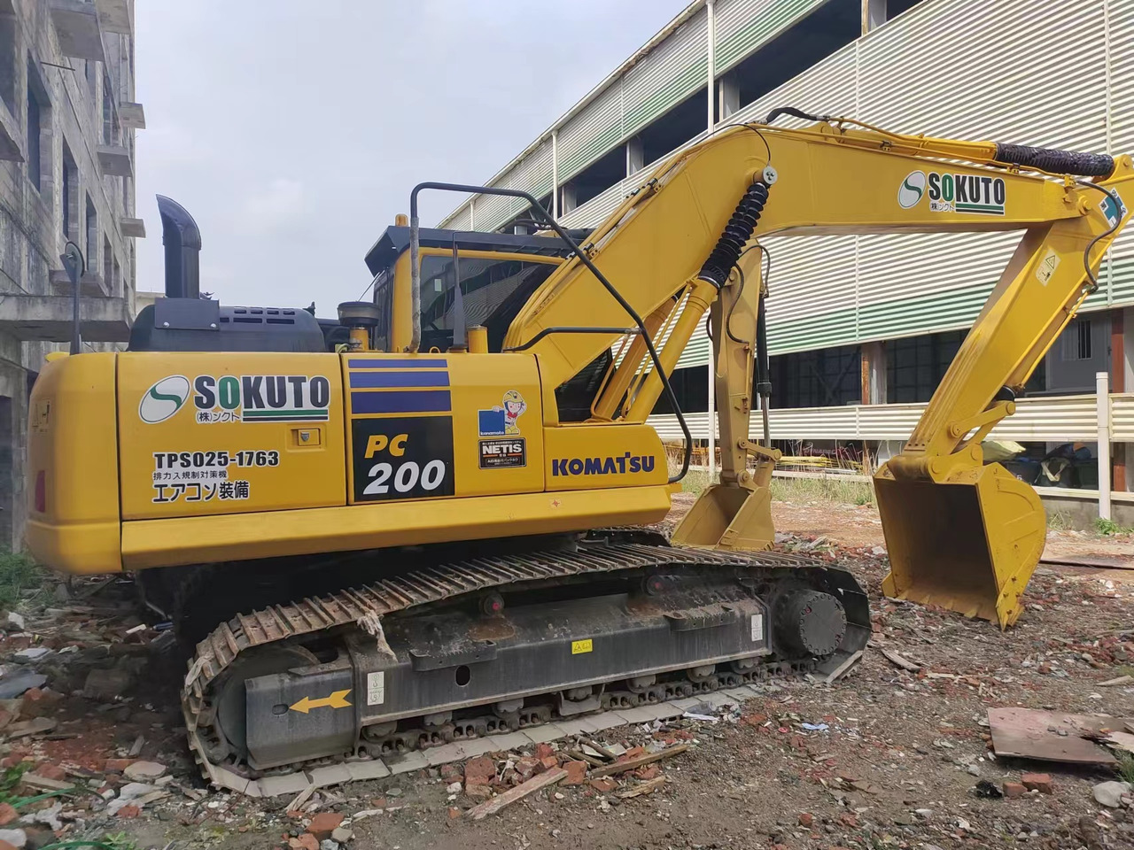 KOMATSU PC200-8N1 - Excavadora de cadenas: foto 1 KOMATSU PC200-8N1 - Excavadora de cadenas: foto 1