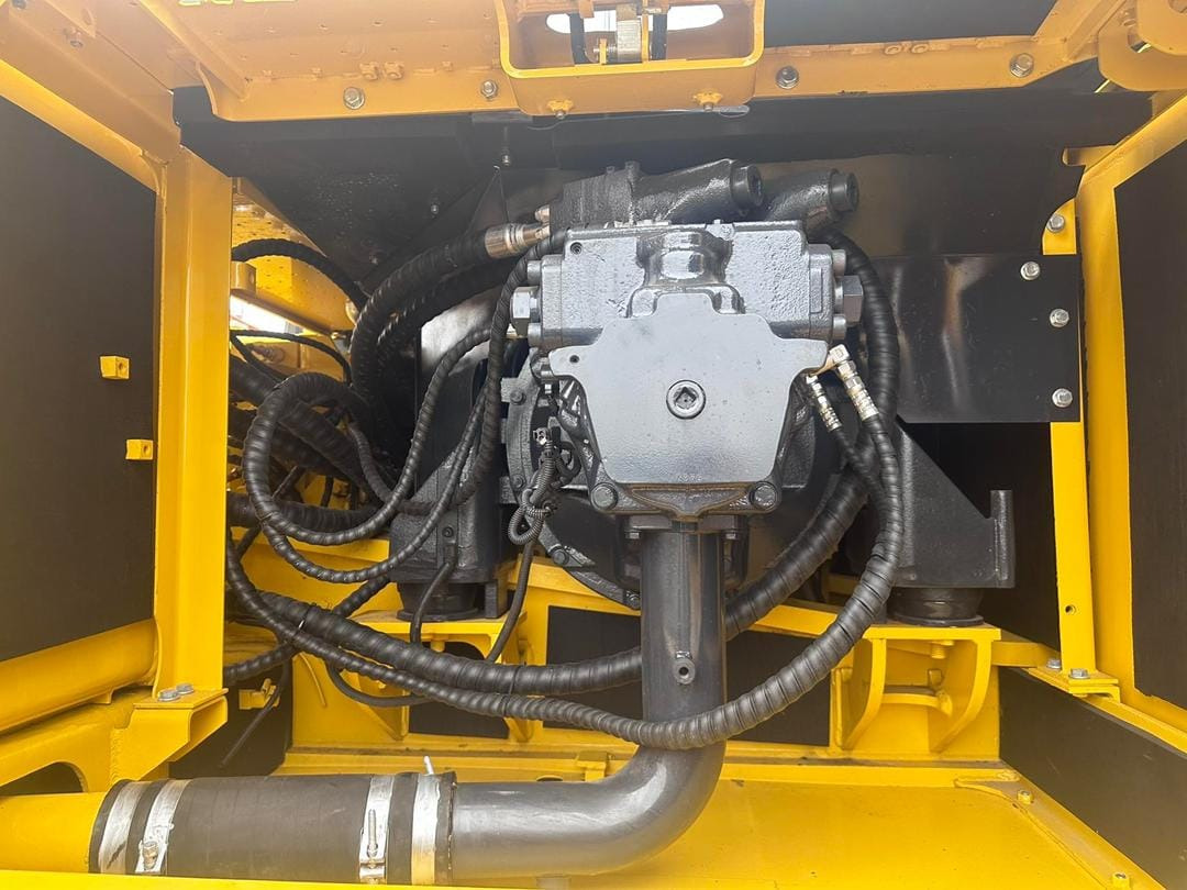 KOMATSU PC300-8 - Excavadora de cadenas: foto 4 KOMATSU PC300-8 - Excavadora de cadenas: foto 4