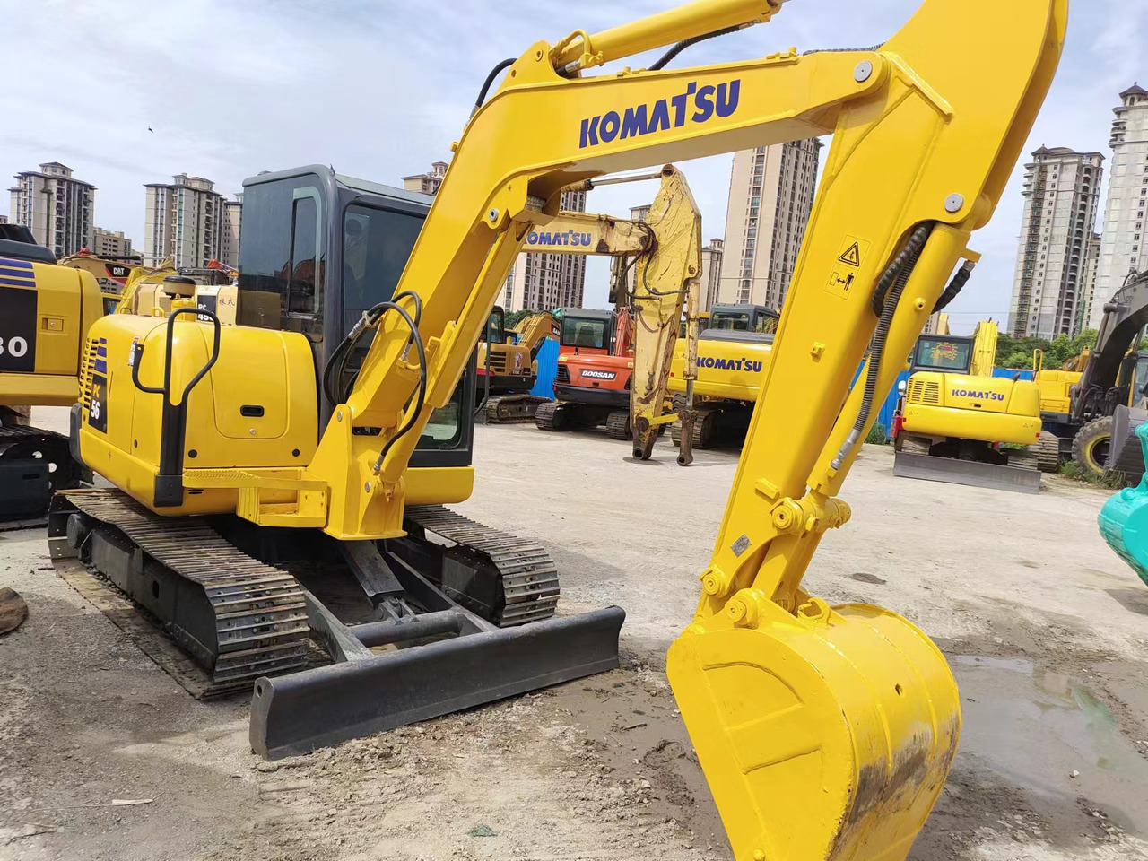 KOMATSU PC56-7 - Miniexcavadora: foto 2 KOMATSU PC56-7 - Miniexcavadora: foto 2