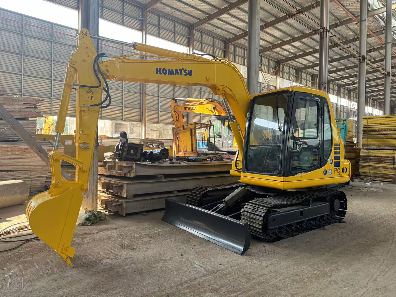 KOMATSU PC60-7 - Miniexcavadora: foto 1 KOMATSU PC60-7 - Miniexcavadora: foto 1