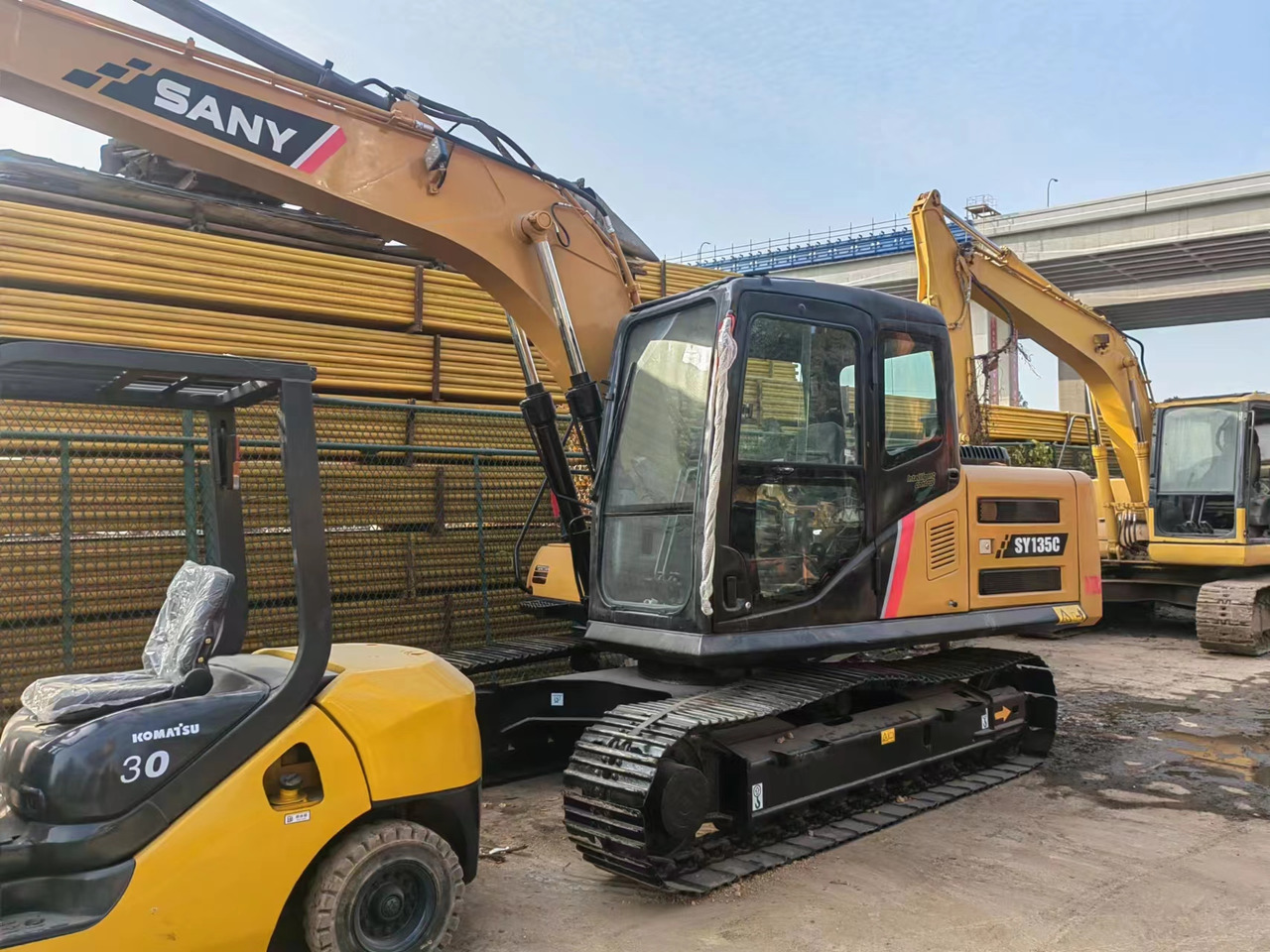 SANY SY135c - Excavadora de cadenas: foto 1 SANY SY135c - Excavadora de cadenas: foto 1