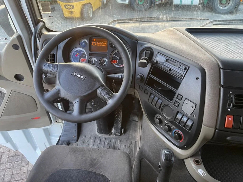 Foto del interior 1: Cabeza tractora DAF XF 105.510 Tractor