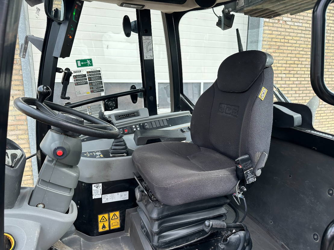 Cargadora de ruedas telescópica JCB TM220 SV A: foto 12
