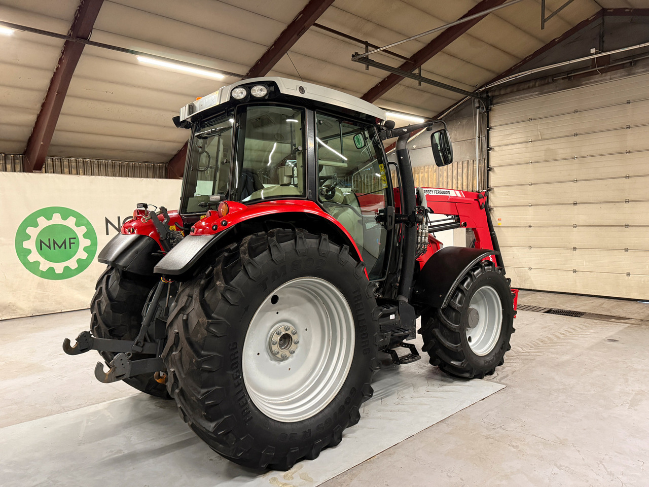 Massey Ferguson 5613 Dyna 4 - Tractor: foto 5 Massey Ferguson 5613 Dyna 4 - Tractor: foto 5
