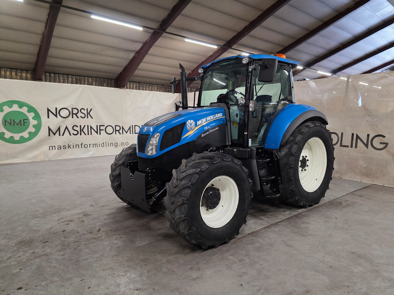 New Holland T5.115 EC - Tractor: foto 1 New Holland T5.115 EC - Tractor: foto 1