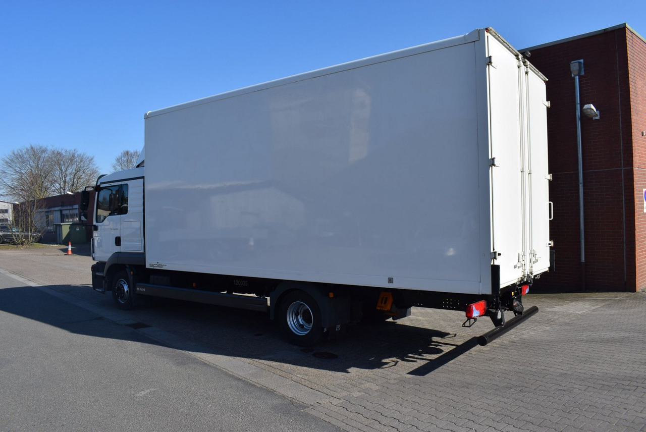 MAN TGL 8.220 Möbelkoffer 3-Sitzer Bett AHK Klima - Furgoneta caja cerrada: foto 5 MAN TGL 8.220 Möbelkoffer 3-Sitzer Bett AHK Klima - Furgoneta caja cerrada: foto 5