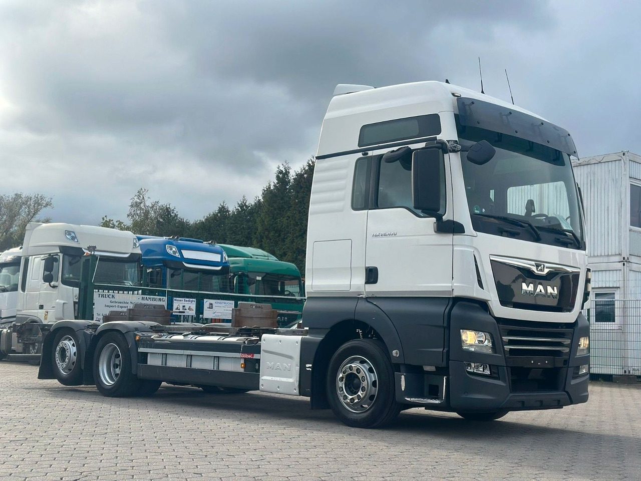 MAN 26.470*Intarder+ Lenk+Lift+Kühlbox - Camión portacontenedore/ Intercambiable: foto 1 MAN 26.470*Intarder+ Lenk+Lift+Kühlbox - Camión portacontenedore/ Intercambiable: foto 1