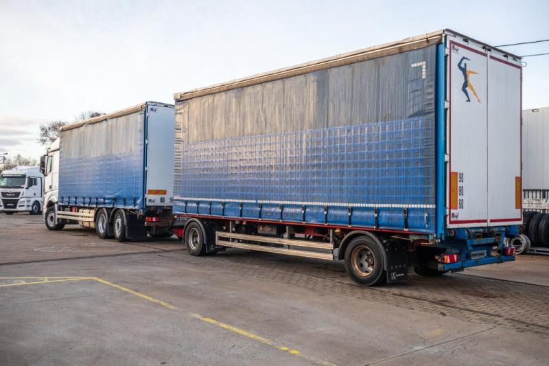 Mercedes ACTROS 2548-6x2+VOITH - Camión lona: foto 4 Mercedes ACTROS 2548-6x2+VOITH - Camión lona: foto 4