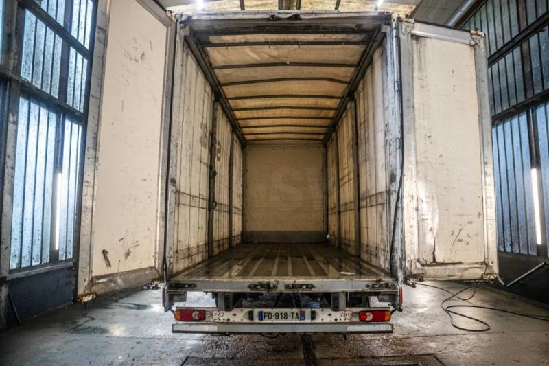 ROBUSTE-KAISER GRAND VOLUME+TOIT DECOUVRABLE - Remolque con toldo: foto 5 ROBUSTE-KAISER GRAND VOLUME+TOIT DECOUVRABLE - Remolque con toldo: foto 5