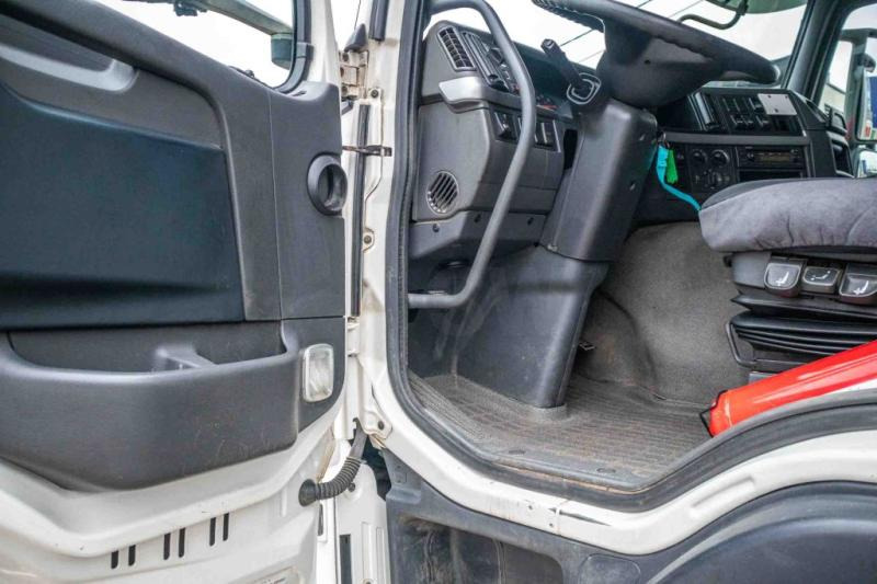 Leasing de Volvo FM 330+10 pneus/tires-intarder Volvo FM 330+10 pneus/tires-intarder: foto 8 Leasing de Volvo FM 330+10 pneus/tires-intarder Volvo FM 330+10 pneus/tires-intarder: foto 8