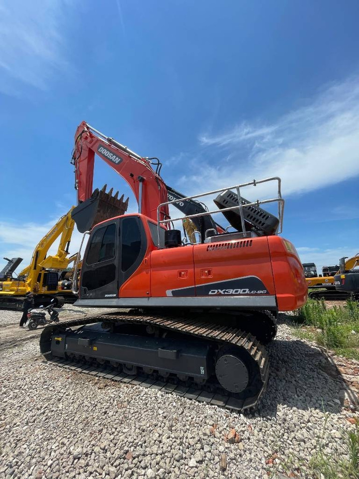Doosan DX 300 LC - Excavadora de cadenas: foto 1 Doosan DX 300 LC - Excavadora de cadenas: foto 1