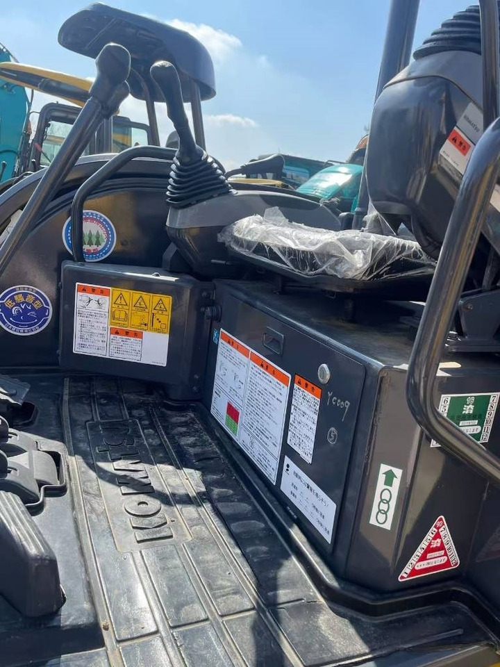 Komatsu PC35 - Miniexcavadora: foto 5 Komatsu PC35 - Miniexcavadora: foto 5