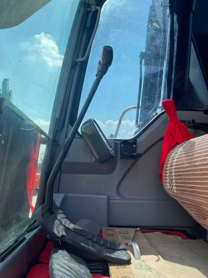 Excavadora de cadenas Volvo EC 240: foto 6 Excavadora de cadenas Volvo EC 240: foto 6