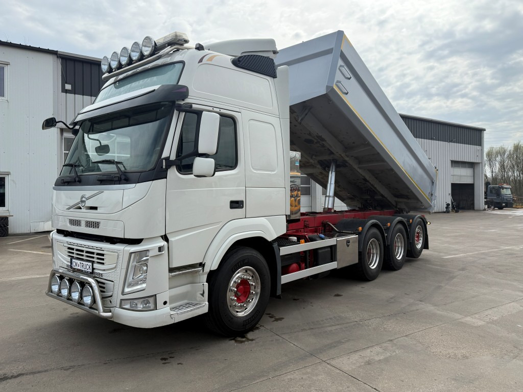 VOLVO FM 500, 2015, 8x4 tridem, S1 - Camión volquete: foto 3 VOLVO FM 500, 2015, 8x4 tridem, S1 - Camión volquete: foto 3