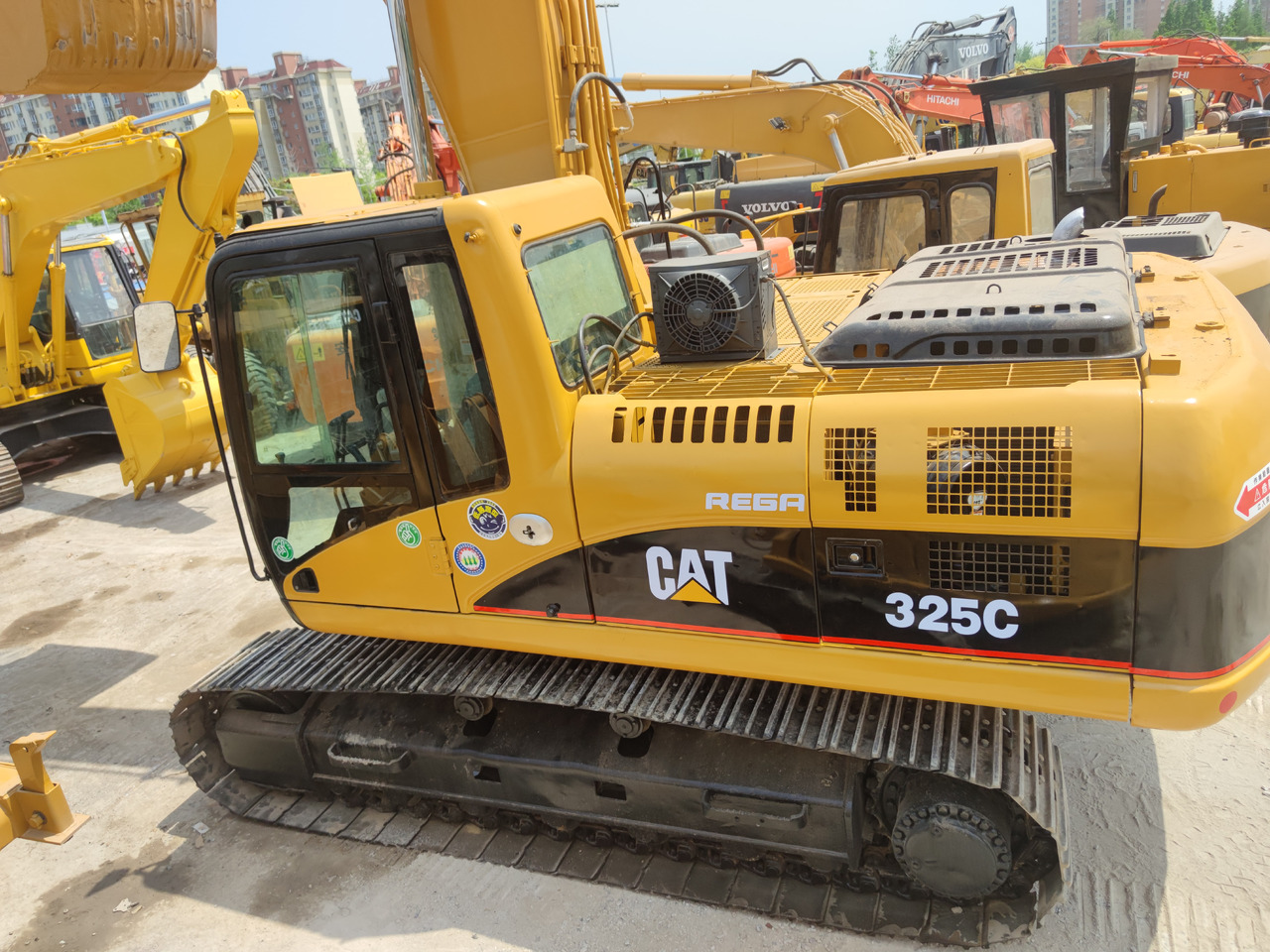 CATERPILLAR 325C - Excavadora de cadenas: foto 1 CATERPILLAR 325C - Excavadora de cadenas: foto 1