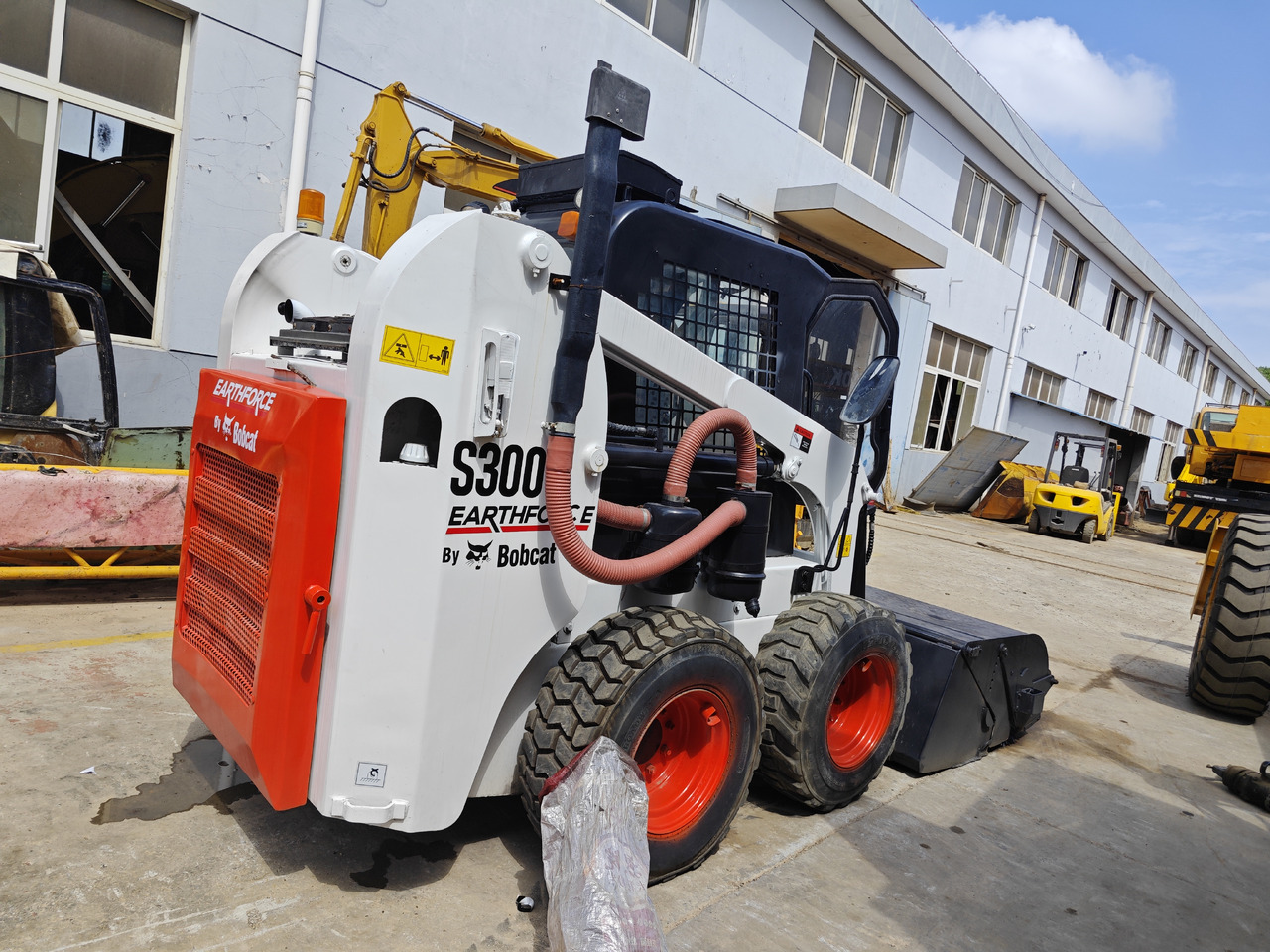 Bobcat S300 - Minicargadora: foto 4 Bobcat S300 - Minicargadora: foto 4