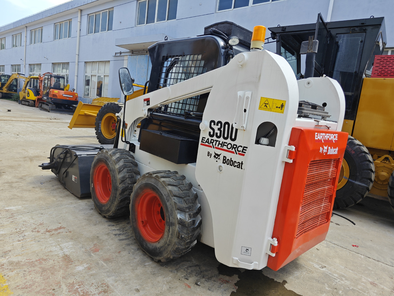Bobcat S300 - Minicargadora: foto 1 Bobcat S300 - Minicargadora: foto 1