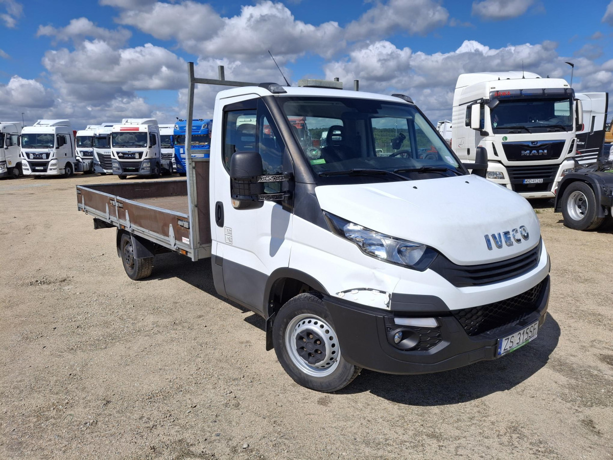 IVECO DAILY DOKA - Furgoneta combi: foto 1 IVECO DAILY DOKA - Furgoneta combi: foto 1