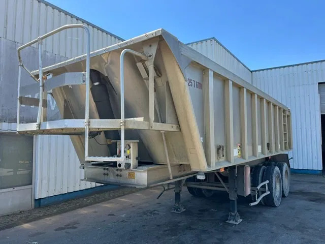 Benalu 2 Axle , 8 Tyres , Alu Tipper , Spring Suspension , Drum Brakes - Semirremolque volquete: foto 1 Benalu 2 Axle , 8 Tyres , Alu Tipper , Spring Suspension , Drum Brakes - Semirremolque volquete: foto 1