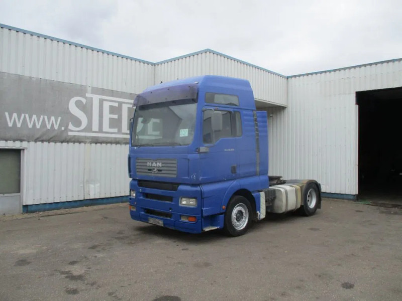 MAN TGA , FOR PARTS ONLY , NO ENGINE AND GEARBOX - Cabeza tractora: foto 1 MAN TGA , FOR PARTS ONLY , NO ENGINE AND GEARBOX - Cabeza tractora: foto 1