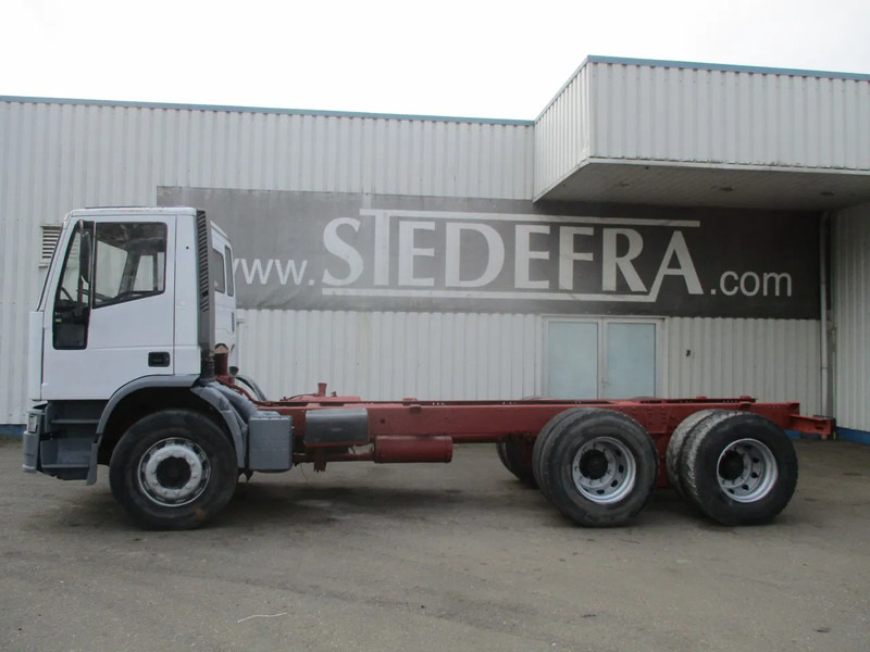 Iveco Eurotrakker 260 E 34 , Manual , 6x4 , Euro 2 - Camión chasis: foto 2 Iveco Eurotrakker 260 E 34 , Manual , 6x4 , Euro 2 - Camión chasis: foto 2