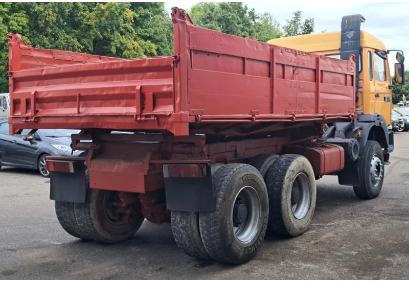 Renault G 300.26 , Manager , 6x4 , 3 Way-Tipper , Spring Suspension , Manual - Camión volquete: foto 3 Renault G 300.26 , Manager , 6x4 , 3 Way-Tipper , Spring Suspension , Manual - Camión volquete: foto 3