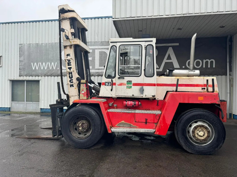 Svetruck 860-28 Pneumatic Tire Forklift - Carretilla elevadora diésel: foto 2 Svetruck 860-28 Pneumatic Tire Forklift - Carretilla elevadora diésel: foto 2