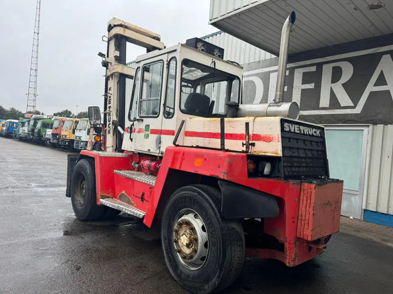 Svetruck 860-28 Pneumatic Tire Forklift - Carretilla elevadora diésel: foto 4 Svetruck 860-28 Pneumatic Tire Forklift - Carretilla elevadora diésel: foto 4