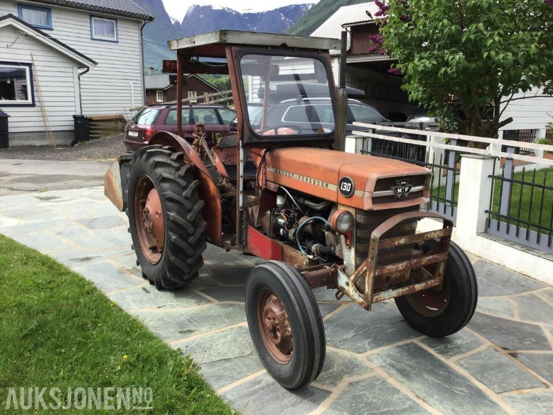 1966 Massey-Ferguson 130 Traktor m/Dalen-skuffe - Tractor: foto 2 1966 Massey-Ferguson 130 Traktor m/Dalen-skuffe - Tractor: foto 2