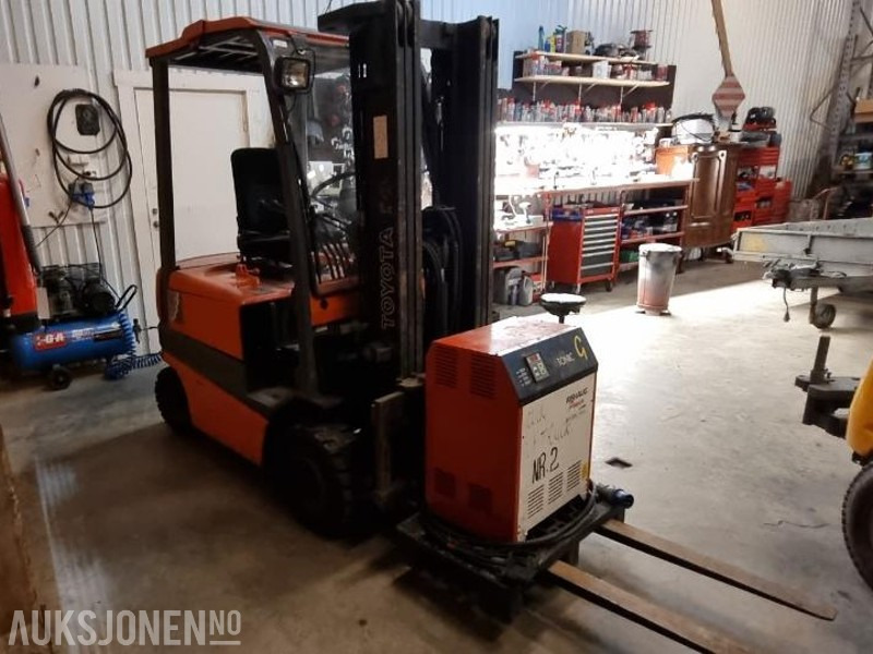 1997 Toyota Truck FBMF16 - Manipulador telescópico: foto 4 1997 Toyota Truck FBMF16 - Manipulador telescópico: foto 4