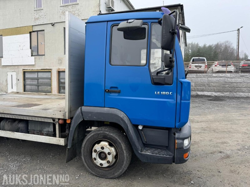 2002 MAN LE 180 C Bilfrakter 4x2 Nyttelast 3615kg Vedlikeholdslader - Camión portavehículos: foto 5 2002 MAN LE 180 C Bilfrakter 4x2 Nyttelast 3615kg Vedlikeholdslader - Camión portavehículos: foto 5