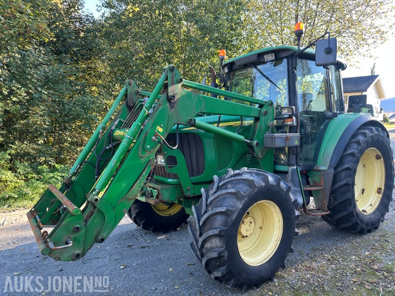 2004 John Deere 6320 - traktor med frontlaster - Tractor: foto 1 2004 John Deere 6320 - traktor med frontlaster - Tractor: foto 1