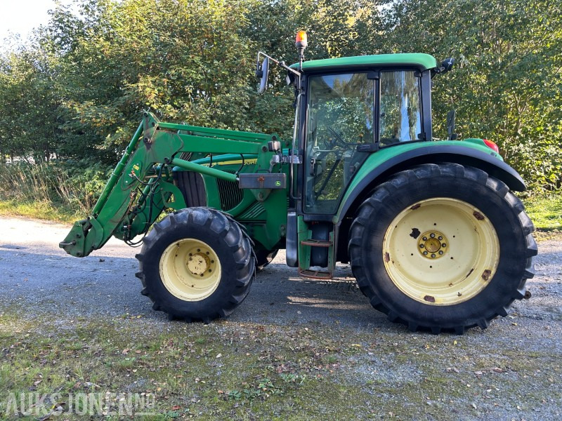 2004 John Deere 6320 - traktor med frontlaster - Tractor: foto 5 2004 John Deere 6320 - traktor med frontlaster - Tractor: foto 5