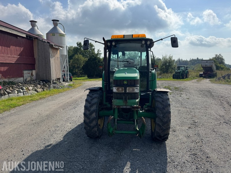 2005 John Deere 5720 Traktor - Fronthydraulikk - Vendegir - Tractor: foto 3 2005 John Deere 5720 Traktor - Fronthydraulikk - Vendegir - Tractor: foto 3
