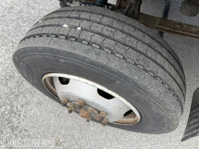 2005 Mercedes-Benz 815Da/37-Vn 4X4 linjebil med kran og masse utstyr - Camión grúa: foto 4 2005 Mercedes-Benz 815Da/37-Vn 4X4 linjebil med kran og masse utstyr - Camión grúa: foto 4