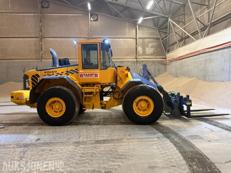 2006 Volvo L120E HJULLASTER M/STOR SNØSKUFF SENTRALSMØRING 3.FUNKSJON. - Cargadora de ruedas: foto 2 2006 Volvo L120E HJULLASTER M/STOR SNØSKUFF SENTRALSMØRING 3.FUNKSJON. - Cargadora de ruedas: foto 2