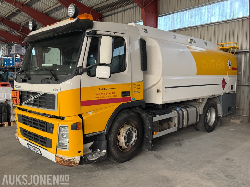 2010 Volvo FM 370 tankbil med 12000 liters tank - Camión cisterna: foto 2 2010 Volvo FM 370 tankbil med 12000 liters tank - Camión cisterna: foto 2