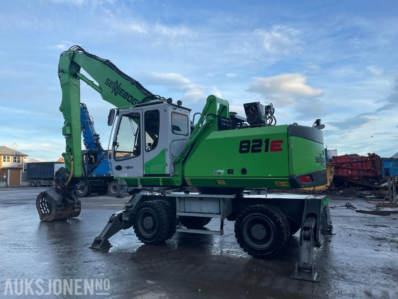 2015 Sennebogen 821M Hjulgraver med hevbar hytte, roterende sorterings klype, leveres med ny sertifisering - Excavadora: foto 4 2015 Sennebogen 821M Hjulgraver med hevbar hytte, roterende sorterings klype, leveres med ny sertifisering - Excavadora: foto 4