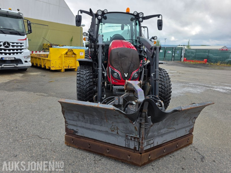 2018 Valtra A94 traktor med mye snøutstyr 981 timer - Tractor: foto 3 2018 Valtra A94 traktor med mye snøutstyr 981 timer - Tractor: foto 3