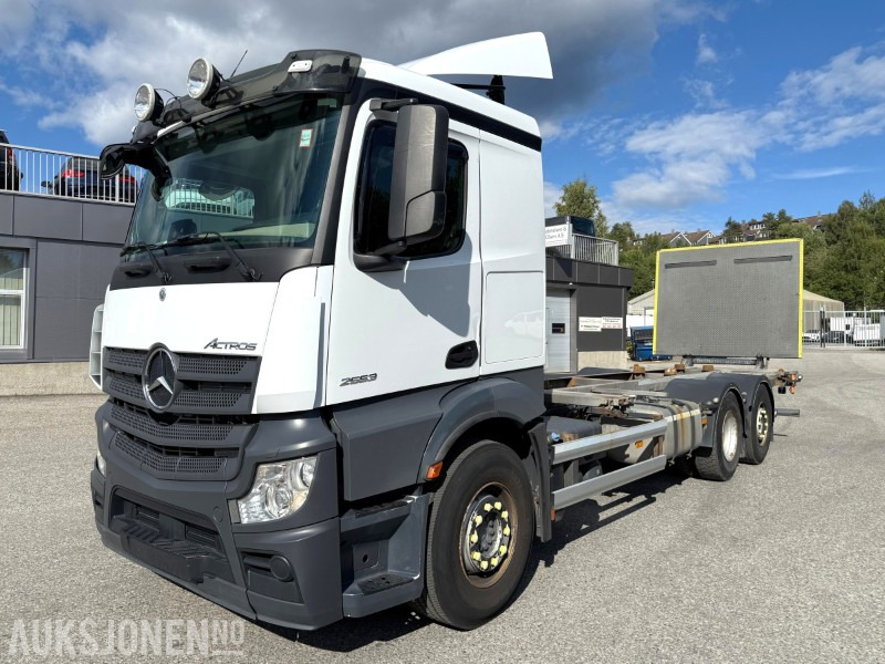 2019 Mercedes-Benz ACTROS 2553, containerbil, cruise, baklem, ryggekamera, ekstralys, 530hk - Camión portacontenedore/ Intercambiable: foto 1 2019 Mercedes-Benz ACTROS 2553, containerbil, cruise, baklem, ryggekamera, ekstralys, 530hk - Camión portacontenedore/ Intercambiable: foto 1