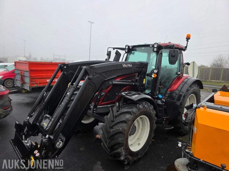 2021 Valtra N174 Versu traktor med lesseapparat kun 1296 timer - Tractor: foto 1 2021 Valtra N174 Versu traktor med lesseapparat kun 1296 timer - Tractor: foto 1