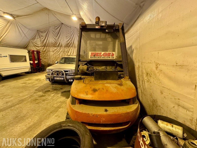 1990 Linde H45D Gaffeltruck - Timer: 15622 - Equipo de manutención: foto 5 1990 Linde H45D Gaffeltruck - Timer: 15622 - Equipo de manutención: foto 5